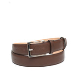 Cintura da uomo in pelle martellata color tabacco, realizzata a mano con cura artigianale. Dotata di fibbia in metallo color argento dal design elegante e senza tempo. Perfetta per aggiungere un tocco di classe a look casual e formali.